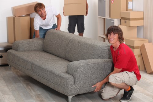 Packing and loading support for removals